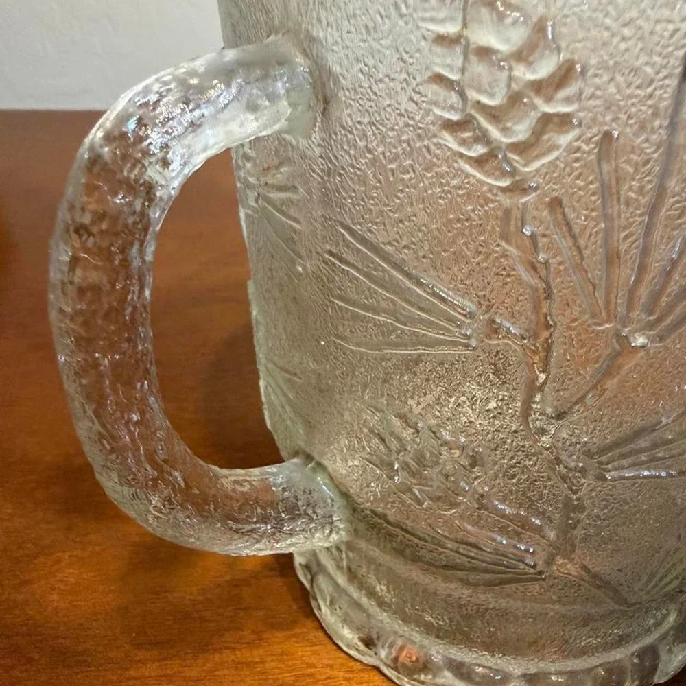 Tiara Ponderosa Pine Clear Glass Water Pitcher Embossed Pinecone 7.25